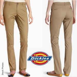 NWT Dickies Juniors Original 4-pocket Twill Khaki Mid-Rise Pants (3/26)